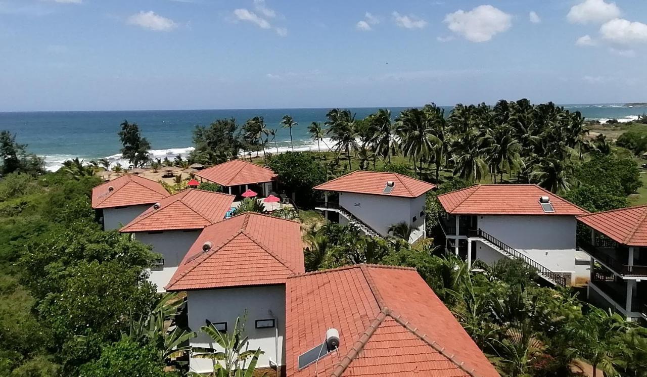 Ladja Beach Resort Ambalantota Exterior photo