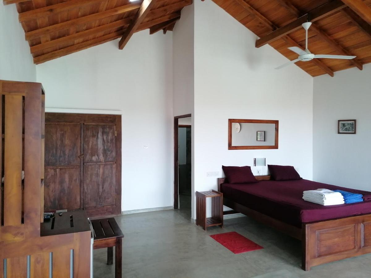 Ladja Beach Resort Ambalantota Exterior photo